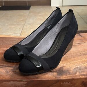 Life Stride Black Wedges with Glossy Accent